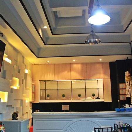 โรงแรมเรือนทิพย์ เชียงราย Ruean Tip Hotel מראה חיצוני תמונה